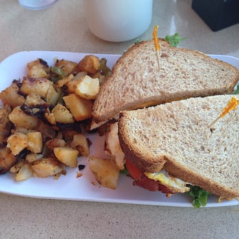 Sidewalk Cafe - Fried Egg Sandwich with potatoes - Tacos Near Me - Venice, California