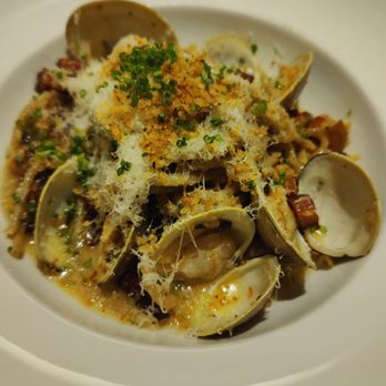 Oak Park - Clam y Pepe - New American Near Me - Des Moines, Iowa Oak Park - Clam y Pepe - New American Near Me - Des Moines, Iowa