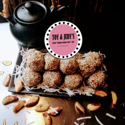 Toy & Judy's - Coco-Balls (aka Energy Balls)
Yummy Goodness!