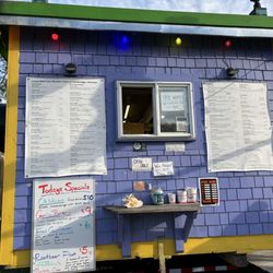 Burger Barn - The front of their little trailer