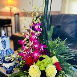 Pesche's Flowers - What a beautiful flower arrangement! Thank you very much.
