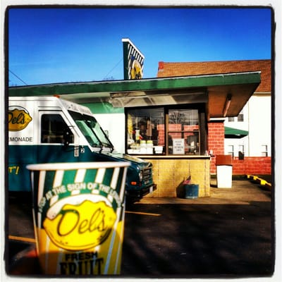 Del's Lemonade by null