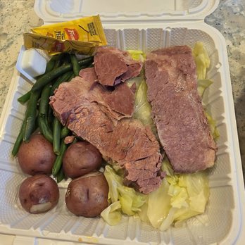 Murphy's Bar & Grill - ST Patrick's day special $28.50 corned beef and cabbage - Irish Pub Near Me - Honolulu, Hawaii