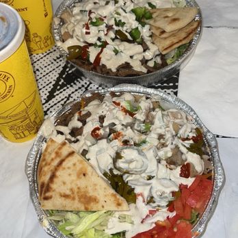 The Halal Guys - Chicken and beef gyro bowl - Halal Near Me - Pearland, Texas The Halal Guys - Chicken and beef gyro bowl - Halal Near Me - Pearland, Texas