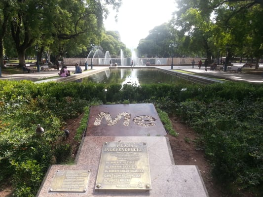 Plaza Independencia by null