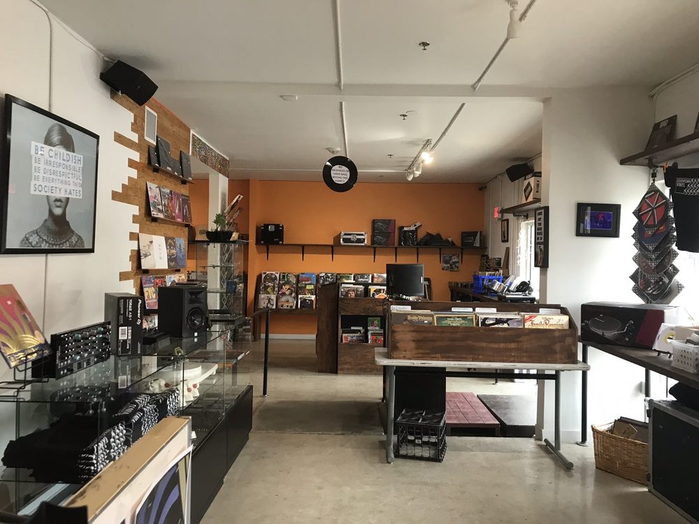 SOUTHTOWN VINYL 39 Photos & 23 Reviews 1112 S St Marys, San Antonio