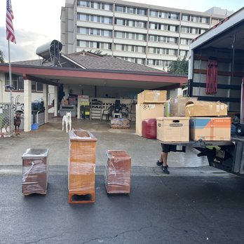 Making Moves - Carefully packing - Movers Near Me Making Moves - Carefully packing - Movers Near Me