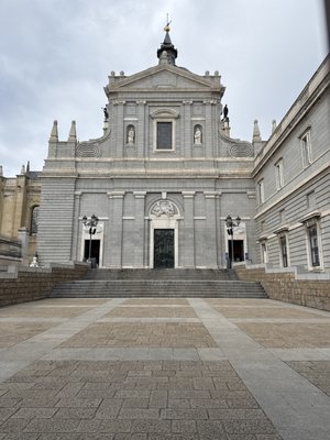 Catedral de Santa María la Real de la Almudena by null Catedral de Santa María la Real de la Almudena by null