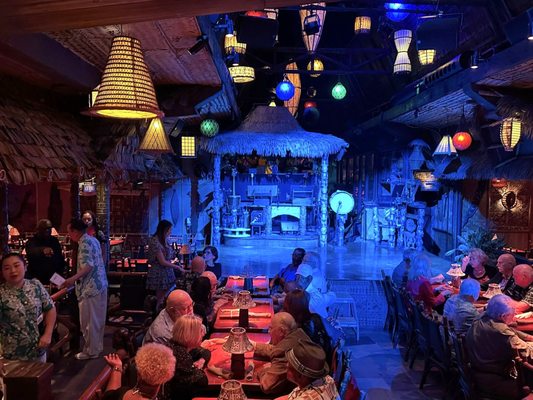 MAI-KAI Restaurant and Polynesian Show by null