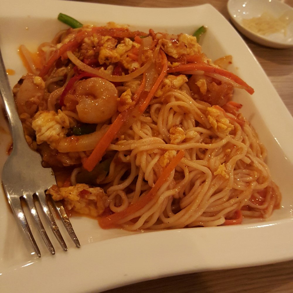 Din Tai Fung - Chilli shrimp with noodles. - Chinese Near Me - Melbourne, VIC Din Tai Fung - Chilli shrimp with noodles. - Chinese Near Me - Melbourne, VIC