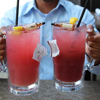 Houlihan's by null