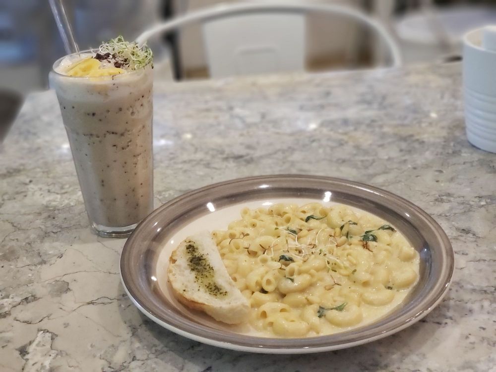 HILLSIDE CAFE AND JUICE BAR Updated October 2024 14 Photos 57 Mother Ignacia Street