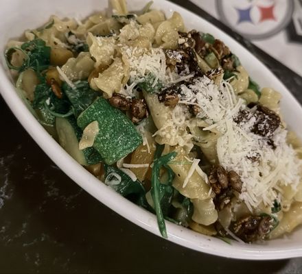 Karrington Rowe by null