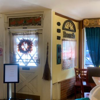 Spurs Cafe - American Near Me - Wickenburg, Arizona