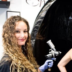Smitten Sugar Spa - Our spray tans are done with organic,hypoallergenic, fragrance free, alcohol free solutions.