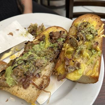 Razzís Pizzería - Cheese steak sandwich - Pizza Near Me - Seattle, Washington Razzís Pizzería - Cheese steak sandwich - Pizza Near Me - Seattle, Washington