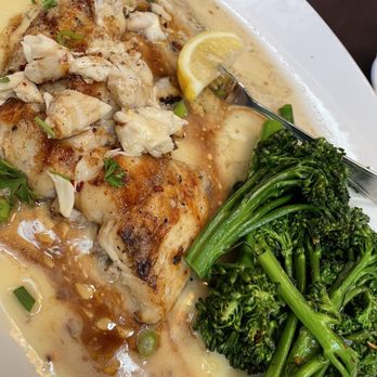 Pappadeaux Seafood Kitchen - Red snapper with lump crab - Seafood Near Me - Arlington, Texas