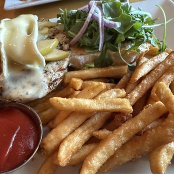 Backwoods Crossing - Chicken sandwich - Southern Near Me - Tallahassee, Florida