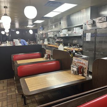 Waffle House - Inside - American Near Me - Sunbury, Ohio Waffle House - Inside - American Near Me - Sunbury, Ohio