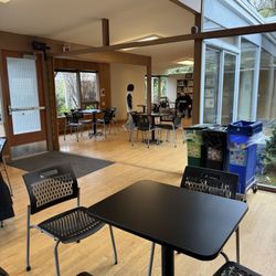 Copper Kettle Coffee Bar - Seating area