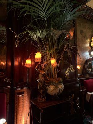 Maxim's de Paris by null