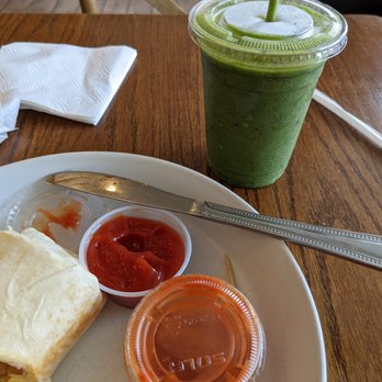 Jackie's Grillette - This place, gave me Mediterranean vibes, the burrito I had has been one of the best. I opted to go there just for smoothie, but when I check - American Near Me - Little Falls, New Jersey