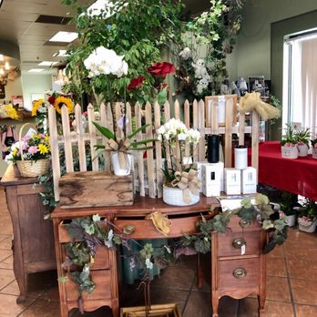 Hilton's Flowers - Florists Near Me - Highland, California Hilton's Flowers - Florists Near Me - Highland, California