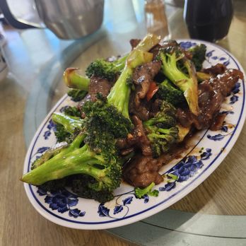 Golden Wheel - beef broccoli - Chinese Near Me - Aiea, Hawaii