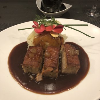 Viana - Crunchy Suckling Pig with Pear Chutney - Spanish Near Me - Barcelona, B Viana - Crunchy Suckling Pig with Pear Chutney - Spanish Near Me - Barcelona, B