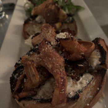 Thomas Hill Organics - Mushroom toast - New American Near Me - Paso Robles, California Thomas Hill Organics - Mushroom toast - New American Near Me - Paso Robles, California
