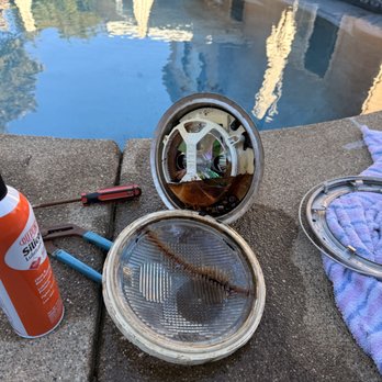 VE Electric - Old light dies from leaking seal - Electricians Near Me - Vacaville, California VE Electric - Old light dies from leaking seal - Electricians Near Me - Vacaville, California