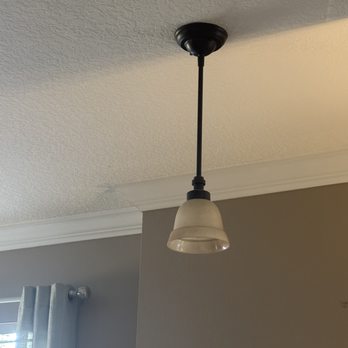 DG Energy Electric - Old lighting in foyer! - Electricians Near Me - Orlando, Florida DG Energy Electric - Old lighting in foyer! - Electricians Near Me - Orlando, Florida