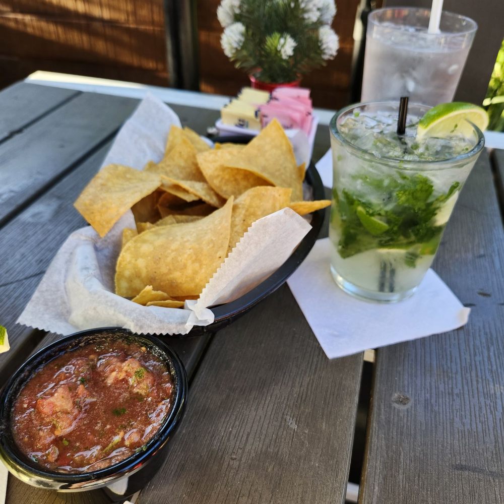 Mojito, chips and salsa Mojito, chips and salsa
