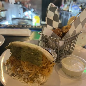 Que Chevere - Arepa Pollo (Chicken) - Venezuelan Near Me - Mesa, Arizona