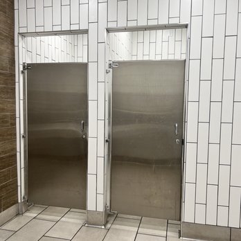 Shop & Hop - Women's restroom - Convenience Stores Near Me - Gypsum, Colorado Shop & Hop - Women's restroom - Convenience Stores Near Me - Gypsum, Colorado