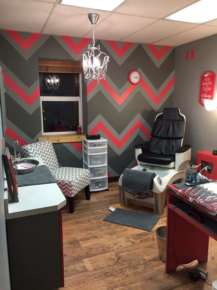 BURST NAIL SALON Updated September 2024 17 Photos 49 Washington, Afton, Wyoming Nail