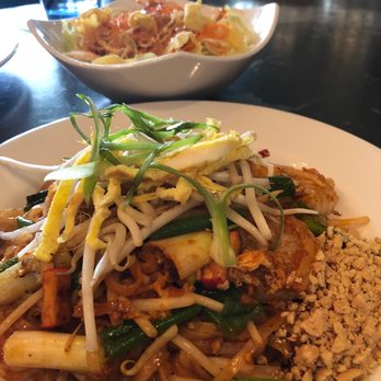 Sisters Thai - pad thai - Thai Near Me - Fairfax, Virginia