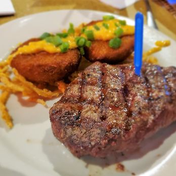 Logan's Roadhouse - The Logan - Steakhouses Near Me - Dickson, Tennessee