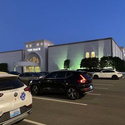 Von Maur