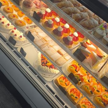 Hans & Harry's Bakery - Cold case - Bakeries Near Me - Bonita, California Hans & Harry's Bakery - Cold case - Bakeries Near Me - Bonita, California