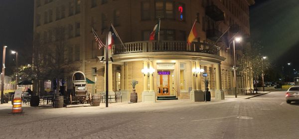 The Crockett Hotel by null