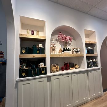 BobaRun - They have some things for sale like tea brewing and flowers and other trinkets. - Bakeries Near Me - Kansas City, Missouri