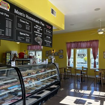 Mom's Apple Pie - Interior - Bakeries Near Me - Sebastopol, California Mom's Apple Pie - Interior - Bakeries Near Me - Sebastopol, California