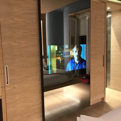 Mastino - Tv in the mirror