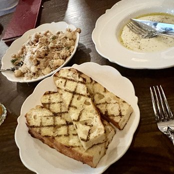 Carmelo's Restaurant - Italian Near Me - Covington, Kentucky