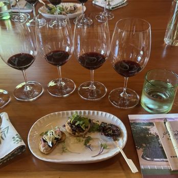 Nickel & Nickel - Cabernet wine tasting with paired bites - Wineries Near Me - Oakville, California