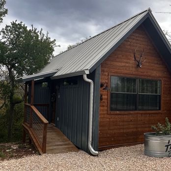 Hill Country Premier Lodging - Guest Houses Near Me - Wimberley, Texas