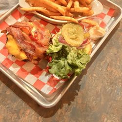 Aces Hangar - Bacon cheeseburger with fries