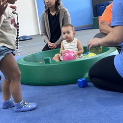 My Gym - Teachers interacting with kiddos in independent time