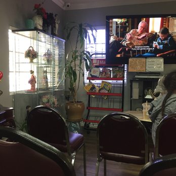 Pascual & Associates - While you wait you can watch little bit of tv - Tax Services Near Me - Lynwood, California